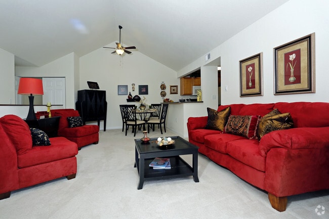 The Boone Garden: 2Bd/2Ba
