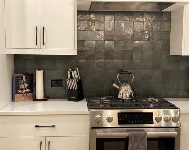 Photo - 1290 Mado Lp