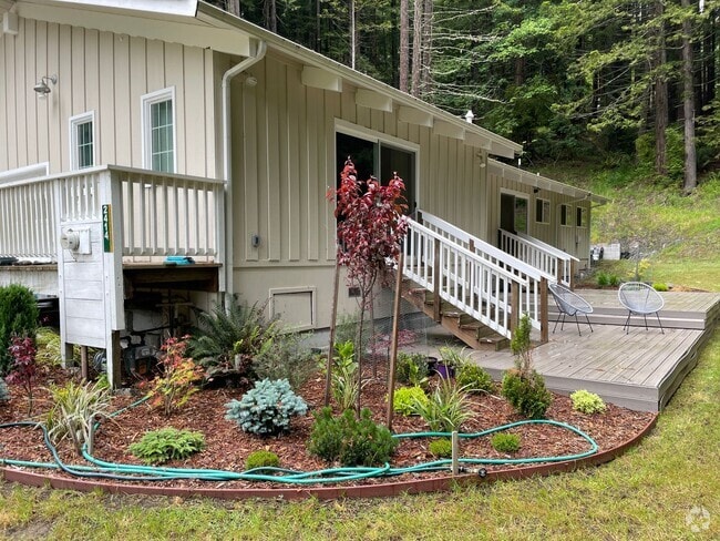 Building Photo - Modern Bayside Retreat – Renovated 3 Bed +... Rental
