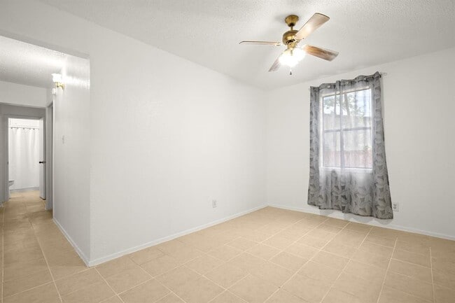 Photo - 300 Provines Dr