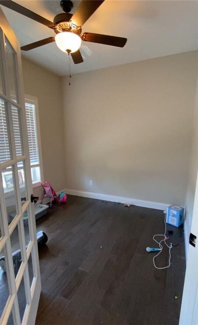 Photo - 1306 Mockingbird Ln Unit A