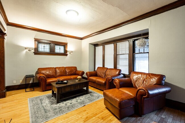 Photo - Oakland Upper Flat