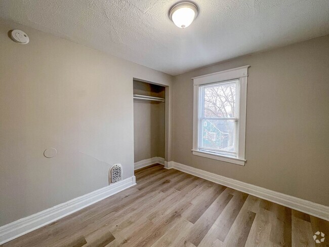 Building Photo - 528 Seward St Unit 528 Seward Street UP Rental