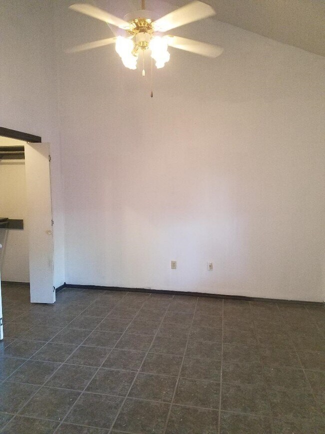 Photo - 4303 Revolution Rd