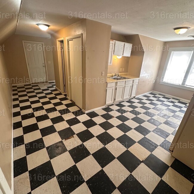Photo - COMING SOON (not available for showings yet) Unit C