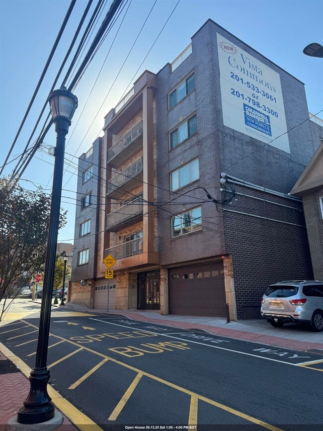 Building Photo - 803 Sip St Unit 201 Rental