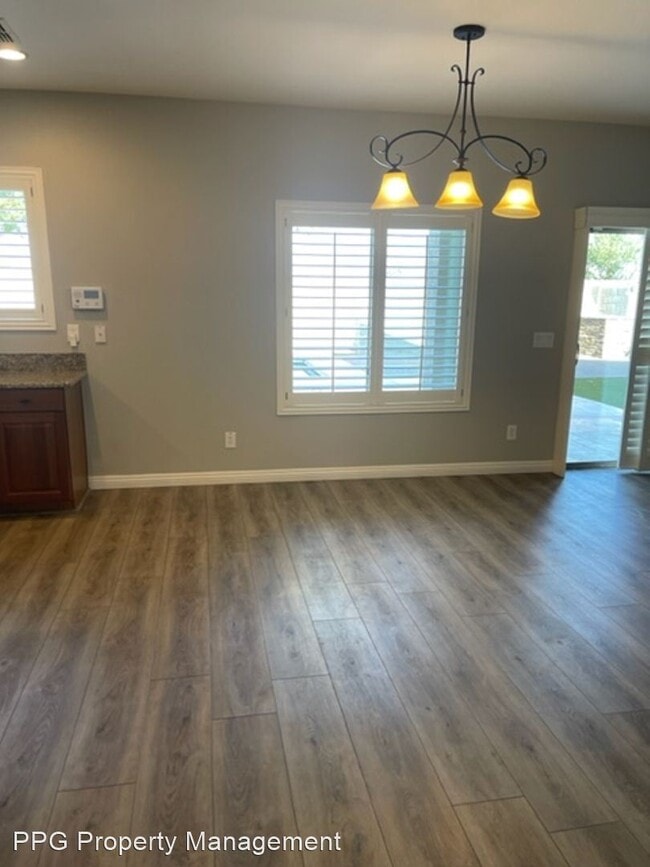 Photo - 5 br, 3.5 bath House - 9574 W Quail Ave