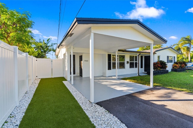 Photo - 1960 NW 32nd Ct