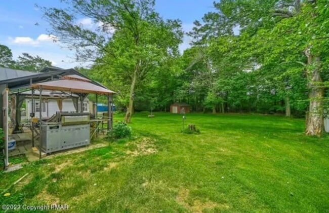 Photo - 400 Hemlock Dr