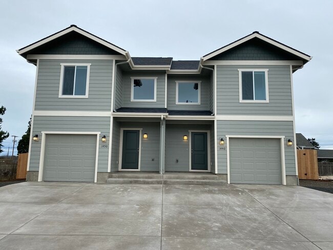 Photo - 1440 Elm St Townhome
