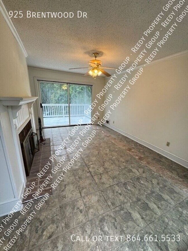 Photo - 925 Brentwood Dr