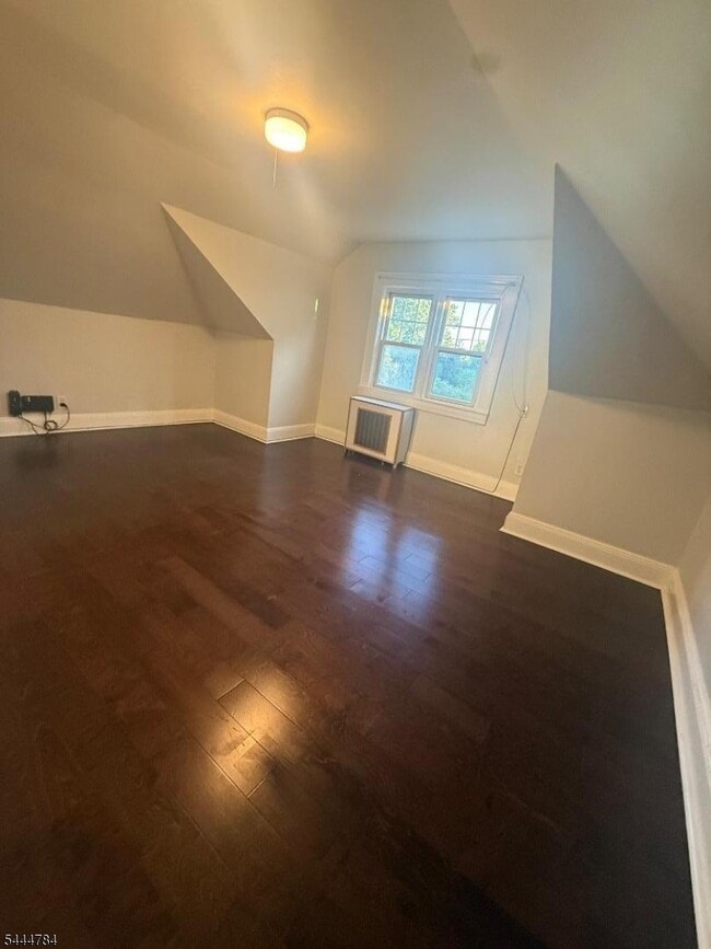 409 Bacheller Ave