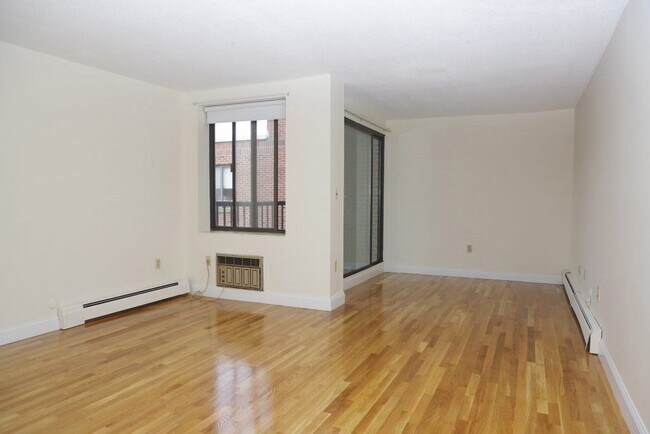 Photo - 109-111 Tremont St Unidad 516