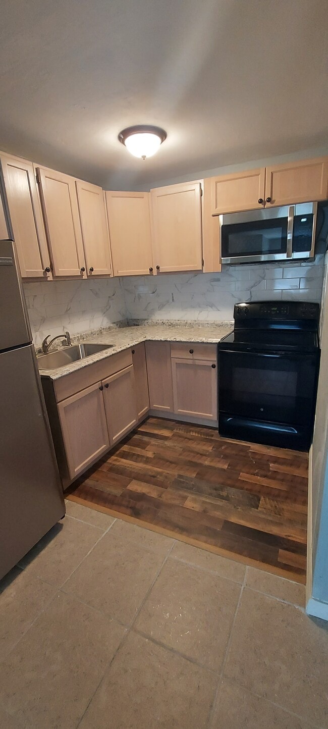 Building Photo - 230 Desoto St Unit 2