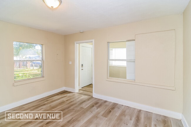 Photo - 1201 W 27th St