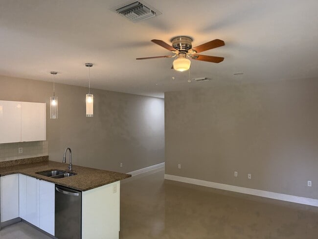 Photo - 1308 NW 2nd St Unit 1308 B