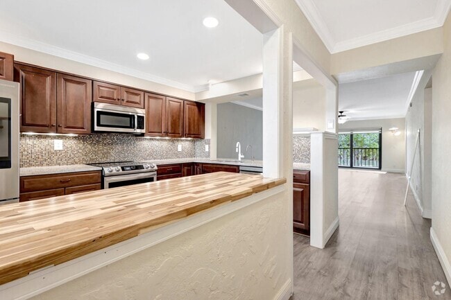 Building Photo - 3118 Florida Blvd Unit 204-B Rental