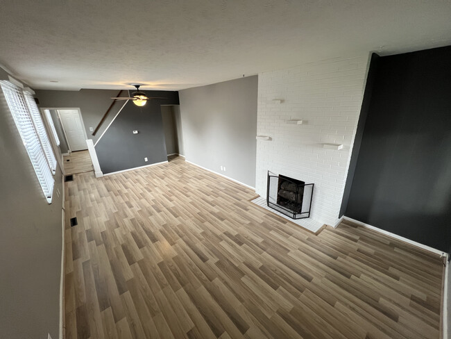 Photo - 1287 Ann St Townhome