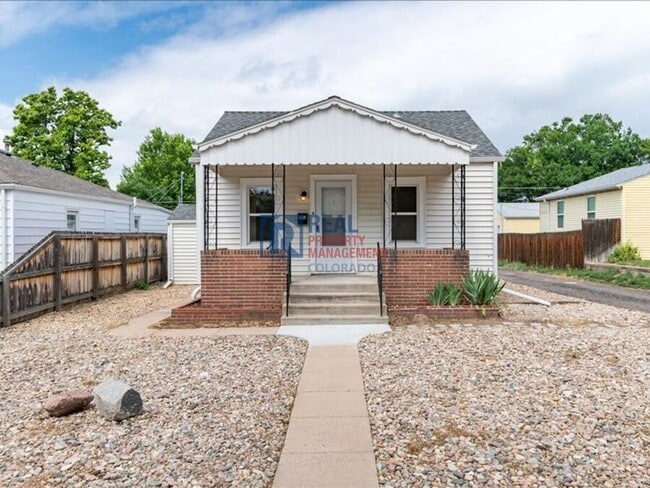 Building Photo - 4325 S Cherokee St Rental