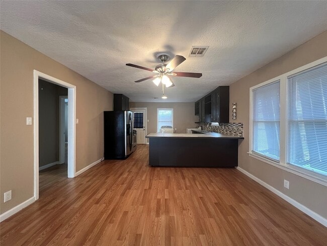 Photo - 1110 E 27th St House