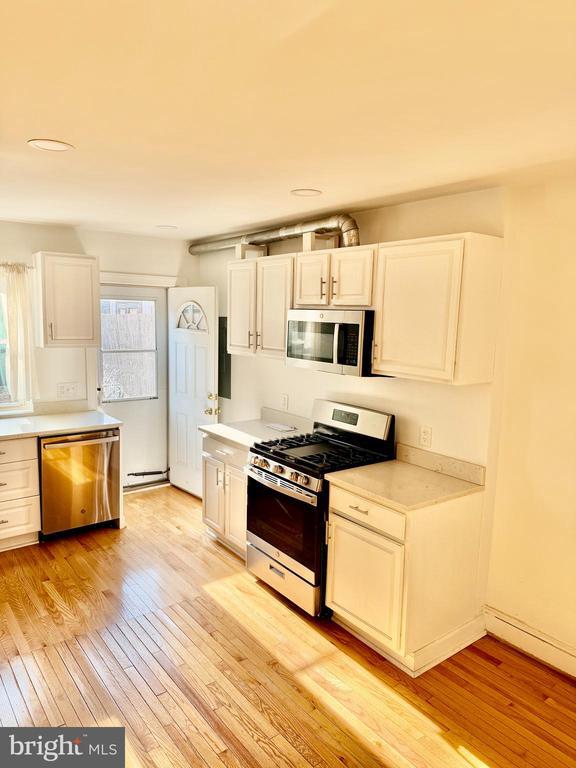 Photo - 420 N Henry St