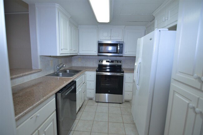 Building Photo - 14715 Barryknoll Ln Unit 127 Rental