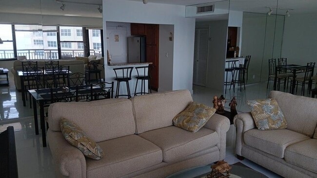 Building Photo - 3800 Galt Ocean Dr