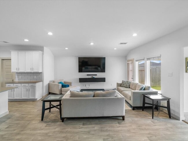 Building Photo - 1702 Maclane Ct Rental