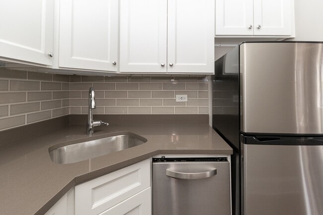 Photo - 817 W Lakeside Pl Unit 107