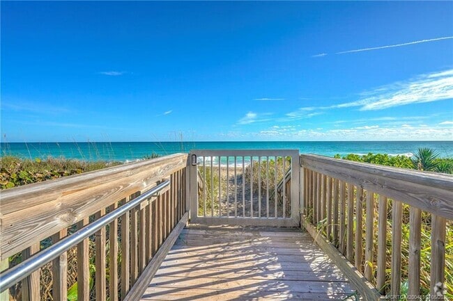 Building Photo - 3541 NE Ocean Blvd Unit 19 Rental