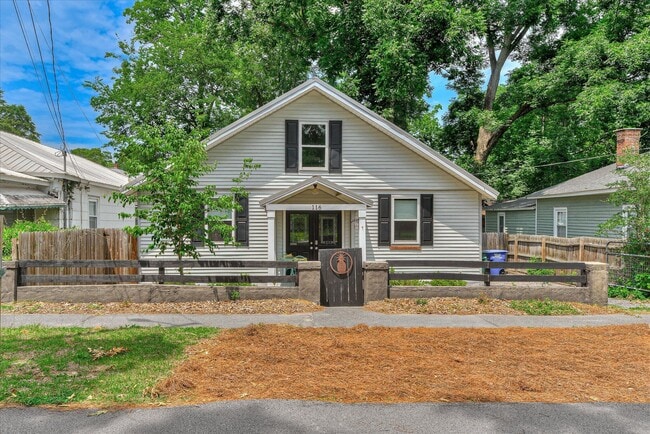 Photo - 116 Edgefield Ave NW