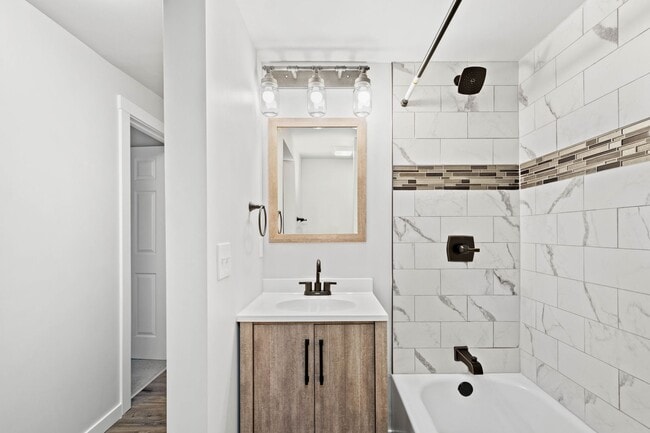 Photo - SCORE 50% OFF 1ST MONTH'S RENT IF SIGNED BY DEC 19! Stunning 4 bedroom home in Mt. Washington ava...