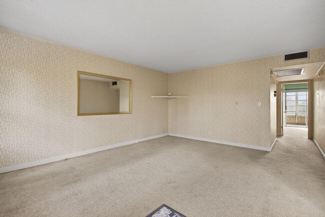 Photo - 1904 Bermuda Cir Unit G3