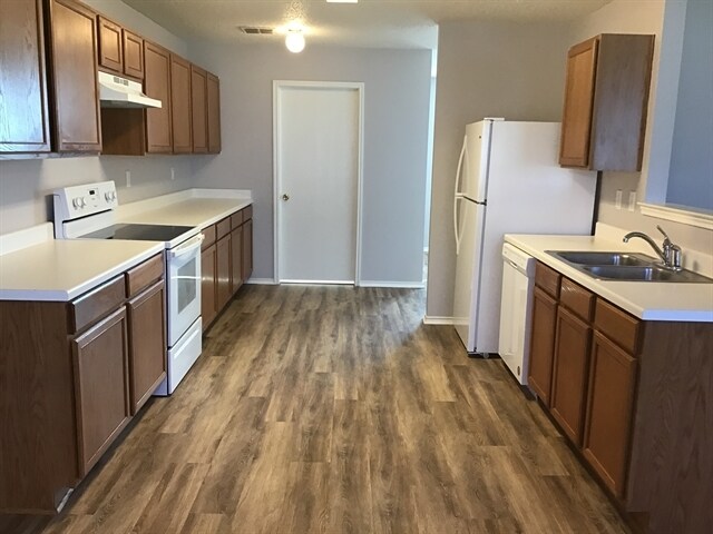 Photo - 1313 Cherokee Rose Ln