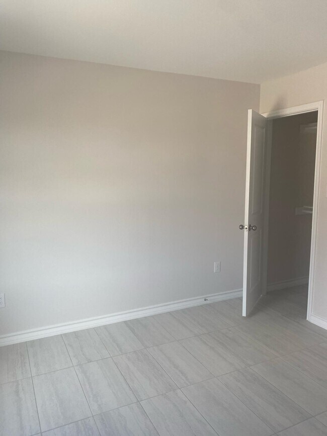 5609 Encanto Dr