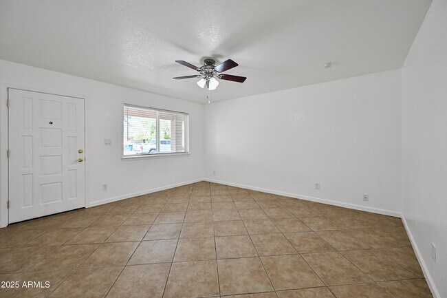 Photo - 1503 E Florian Ave