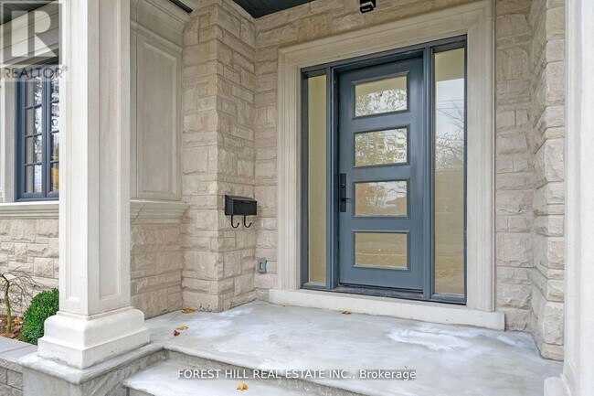 Photo - 132 Lothian Ave