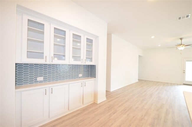 Building Photo - 1516 Sibley Wy