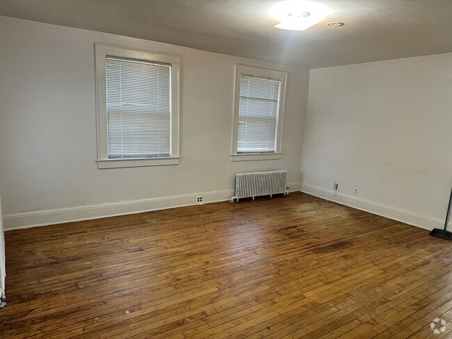 Building Photo - 1370 Raritan Rd Rental