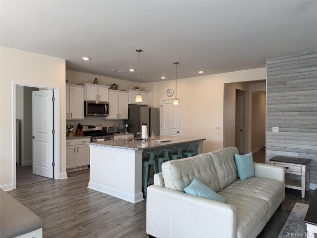 Photo - 261 Calhoun Fls Dr
