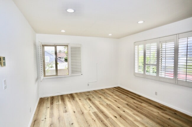 Photo - 425 Cypress Dr