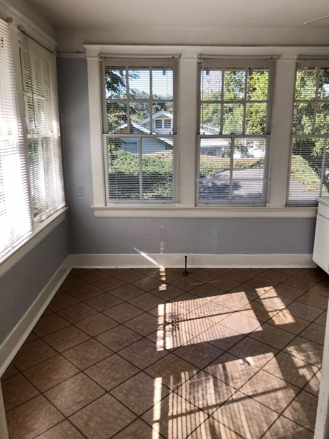 Photo - Large 1BD1BA w/ screened in porch Unidad 1724-B