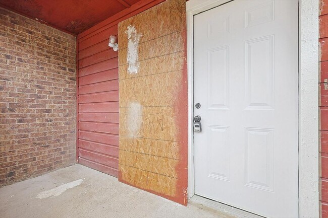 Photo - 9839 Walnut St