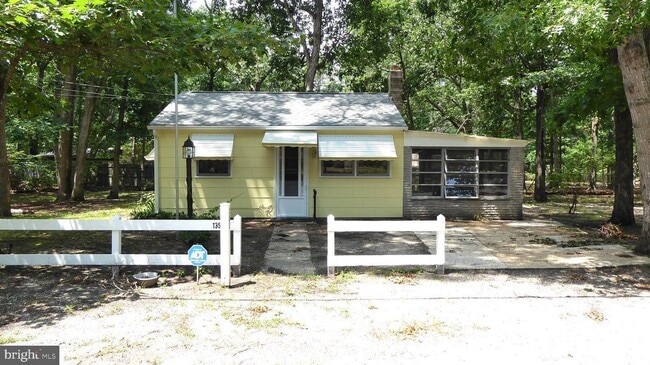 Photo - 135 Daffodil Rd