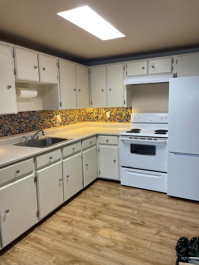 Photo - 100 Conard St Unit Lower