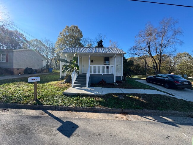 2/1 in Shelby, NC - In process of finishing - 2/1 in Shelby, NC - In process of finishing House