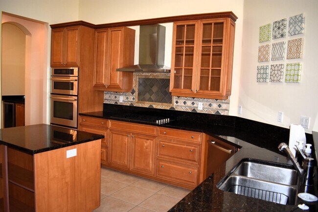 Photo - 895 SW Grand Reserves Blvd