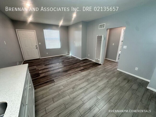 Photo - Cozy 2 Bed, 1 Bath Duplex in Downtown San ...