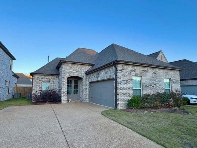 Building Photo - Beautiful 4 BR 2.5 bath new construction h...