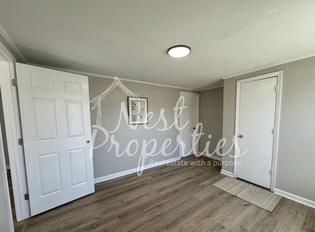 Photo - 2515 Douglas Rd